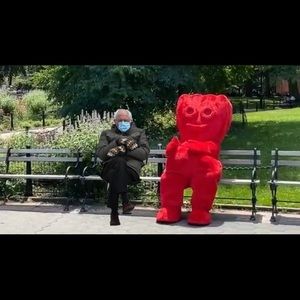 Me waiting on buyers. 😂 Come and shop! 😄